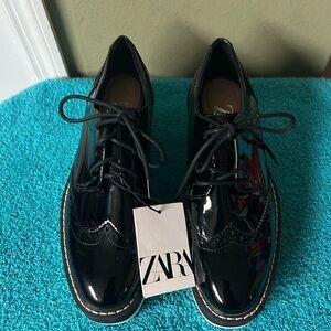 ✨Zara Black Patent Leather Brogue Oxfords✨